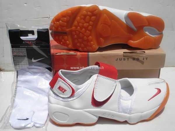 Savoureuse Nike Shox Rift Souliers De Course Blancs Rouges